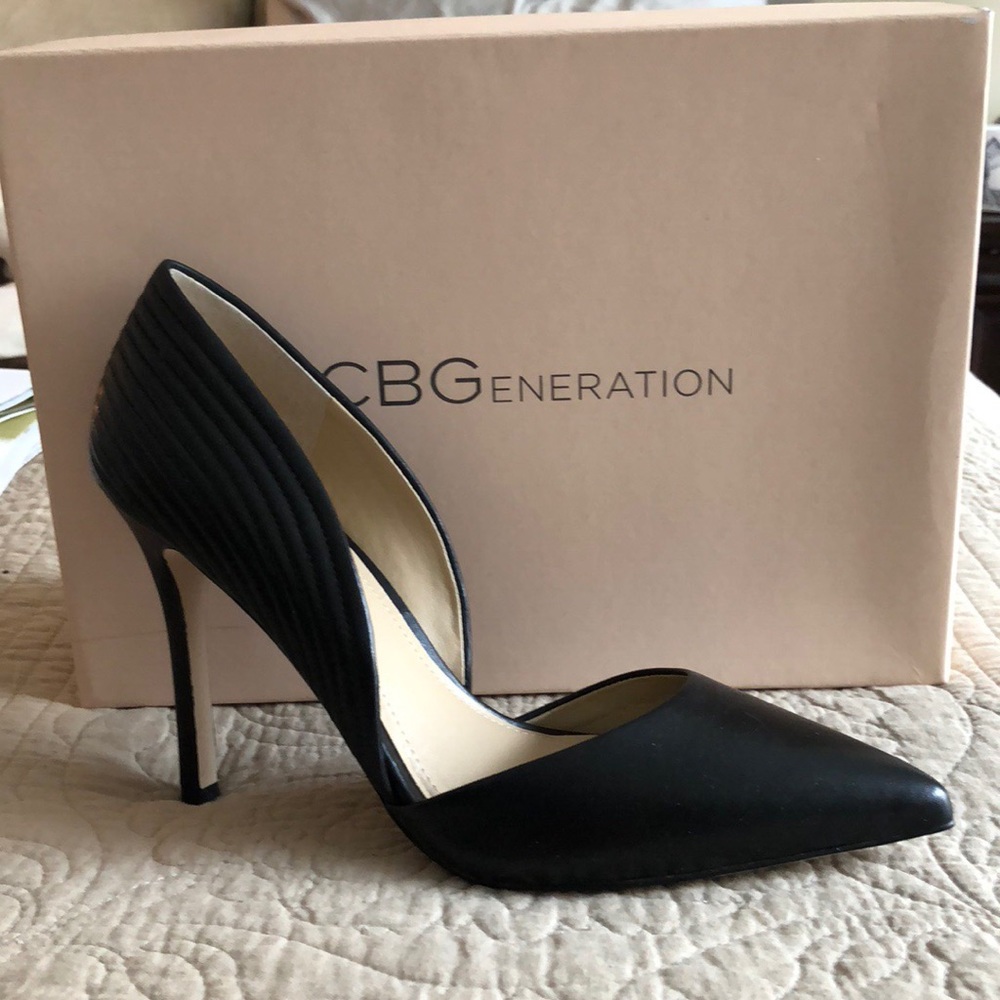NWT BCBG Generation Black pumps 4” heels